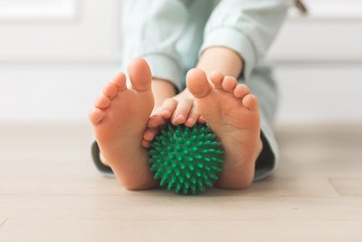 Cómo cuidar los pies si vives con diabetes